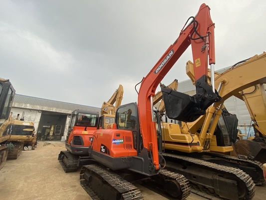 6 Ton Original Used Doosan DX60 Crawler Excavator With 39.7KW Engine Power And 0.21m3 Bucket Capacity