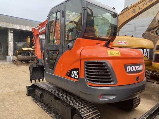 6 Ton Original Used Doosan DX60 Crawler Excavator With 39.7KW Engine Power And 0.21m3 Bucket Capacity
