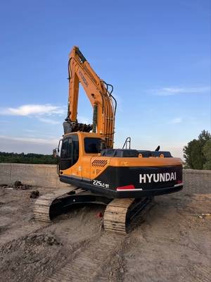 22 Ton Second Hand Hyundai R225 Crawler Excavator Used 112 KW Engine Power And 1.05 M3 Bucket Capacity