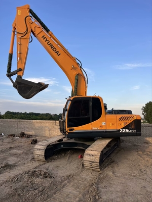 22 Ton Second Hand Hyundai R225 Crawler Excavator Used 112 KW Engine Power And 1.05 M3 Bucket Capacity